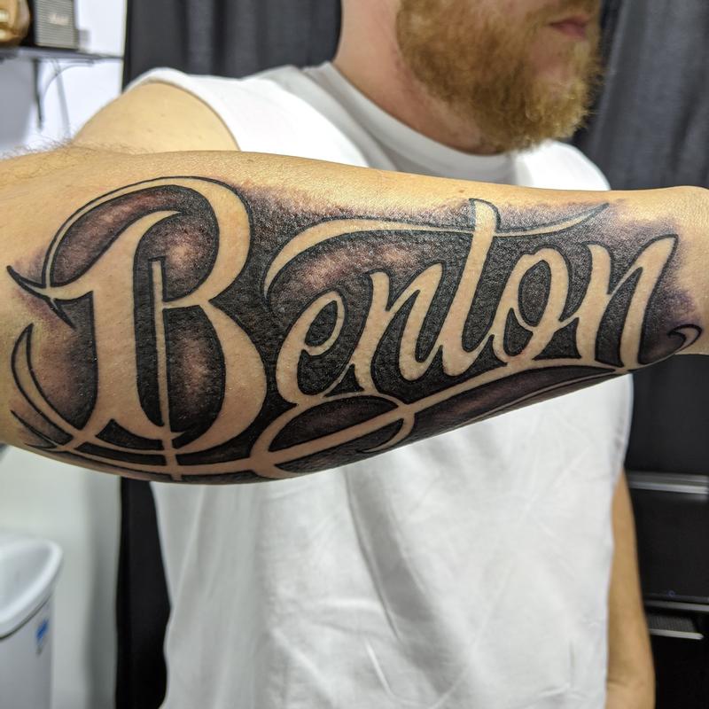 71 Amazing Name Tattoo Ideas To Try on The Wrist  Psycho Tats