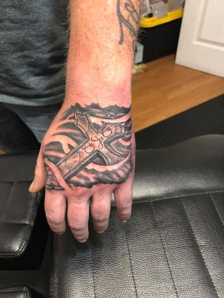 Tattoos - DAD Cross Hand - 143221