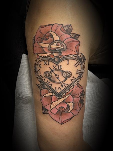 Tattoos - Heart clock - 142650