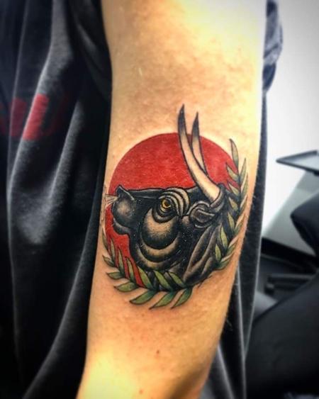 Blake Ohrt (MADISON) - Traiditional bull tattoo