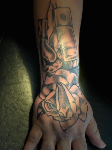 Tattoos - Gloves n roses - 136192