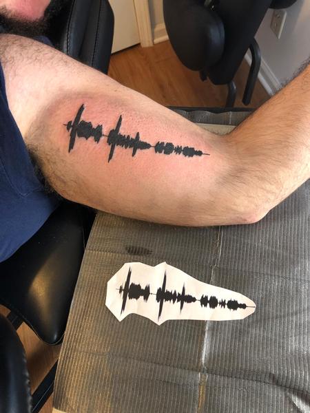 Jaisy Ayers (PORTLAND/MARICOPA) - Soundwave tattoo