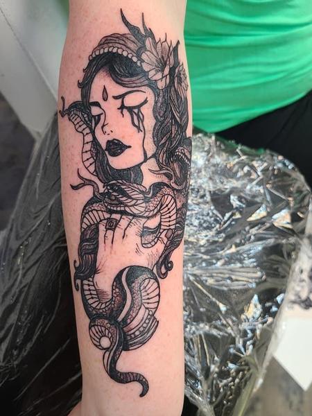 Kat Olsen (PORTLAND) - Snake girl