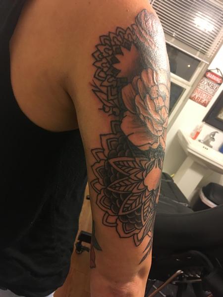 bubba underwood (PORTLAND) - Flower mandala quarter sleeve