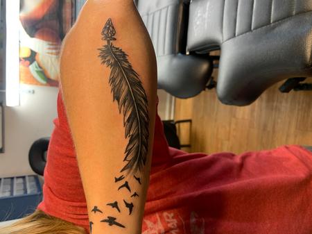 bubba underwood (PORTLAND) - Feather birds arrow head