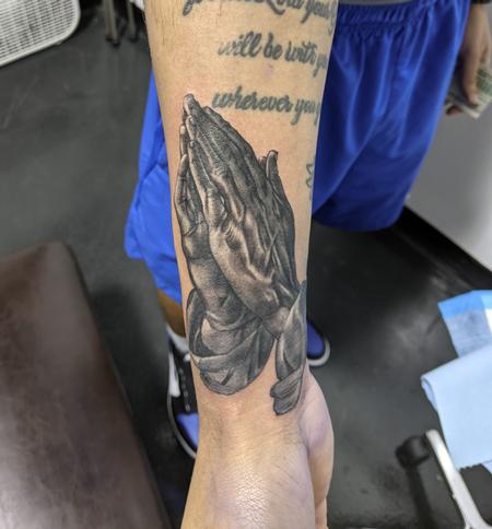 Tattoos - Small praying hands - 142608