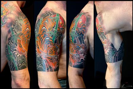 Boston Rogoz - Japanese Tiger half sleeve