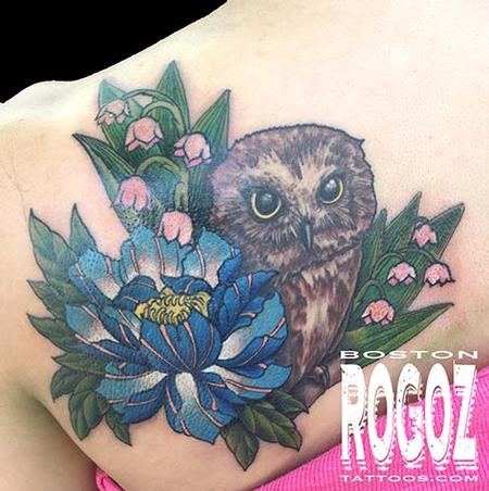 Boston Rogoz - owl and peony tattoo