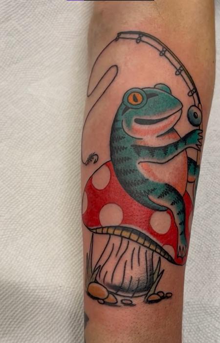 Justin Gorbey - Traditional Style Frog Fishing on Mushroom