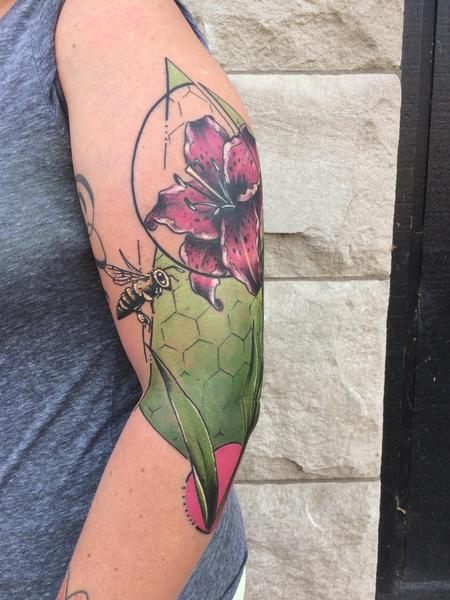 Tattoos - Stargazer and bee - 123018