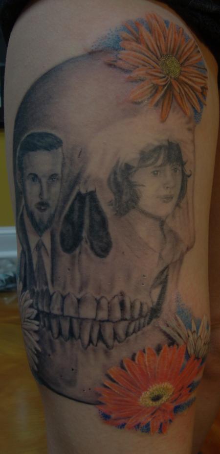 Tattoos - Skull with Portraits - 100695