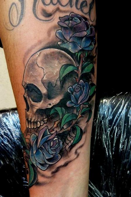 Mully - Skull & roses coverup