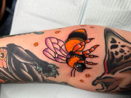 Kenel Figueroa - Bee Tattoo