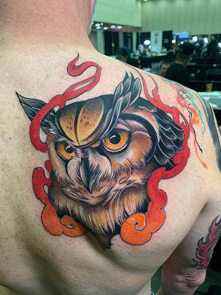 Hector Concepcion - Owl on shoulder