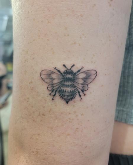 Jessica Johnson - Black and Gray bee