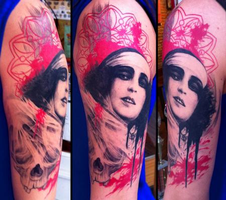 Tattoos - Woman with skull - 74829