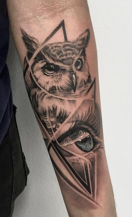 Hctor Concepcin - Owl and Eye Tattoo